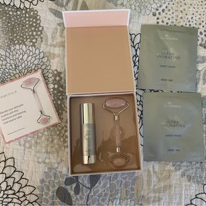SkinMedica Rejuvinating Hydrator Rose Quartz roller and 2 sheet masks